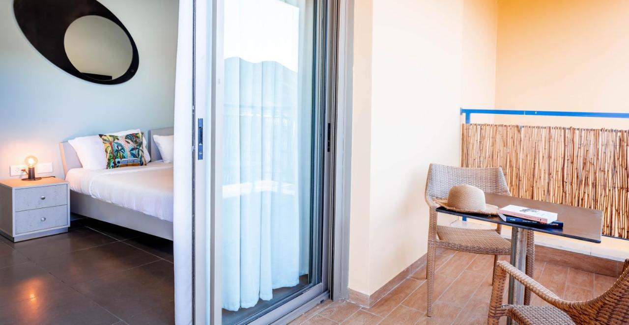 Almogim Suites Eilat Hotel (Adults Only) ภายนอก รูปภาพ